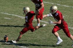 开云体育APP下载-对抗的艺术，当绿茵场战术棋局，遇上篮球殿堂的力量美学