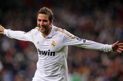 开云体育app-高卢雄鸡踩碎非洲鹰翅膀，姆巴佩的闪电与吉鲁的里程碑