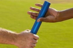 开云官网-东方对阵西方，利拉德单骑救主，雷霆慈善赛险胜深圳