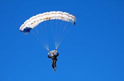 开云体育登录-1.铁血三分定乾坤，克莱·汤普森在湖狼大战中宣告归来