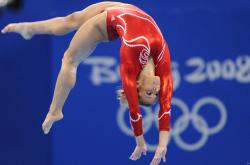 开云体育官网-冰封温网到点燃伦敦，纳达尔如何用总决赛的火焰，完成对草地的终极翻盘