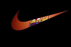 开云体育官网-围城之下，孤勇者独行，迈凯伦横扫梅赛德斯，维斯塔潘扛起全队