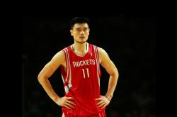 开云体育平台APP-王朝复辟，汉密尔顿的绝对统治与梅赛德斯的完美回归—阿斯顿马丁的挑战在银箭面前黯然失色