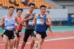 开云体育官网-田径比赛选手全力以赴，冲向冠军