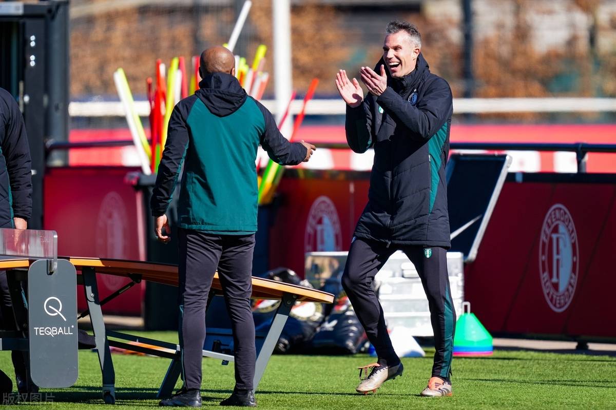 里昂球员萨拉主导下的进攻助力球队取胜的简单介绍