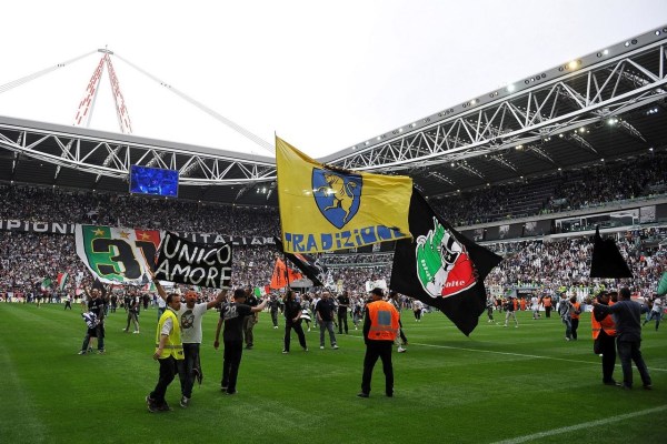 巴勒莫球迷抗议，要求俱乐部改进管理的简单介绍