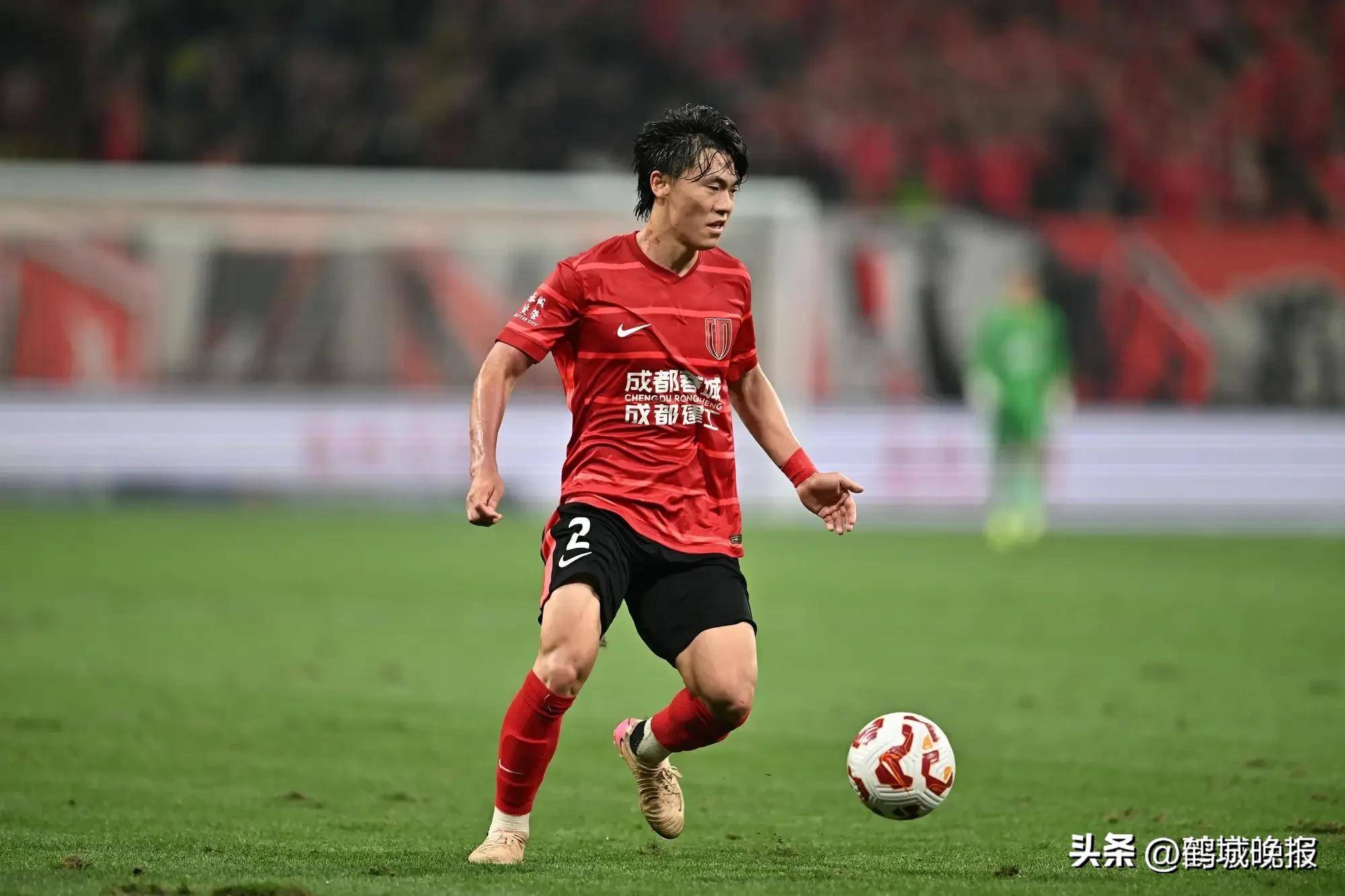 广州富力主场战平青岛黄海，积分榜上升