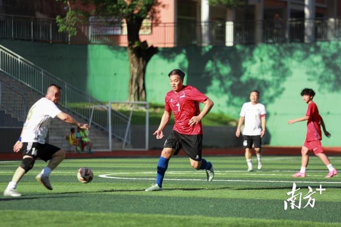 球队热身赛结束，备战进入倒计时