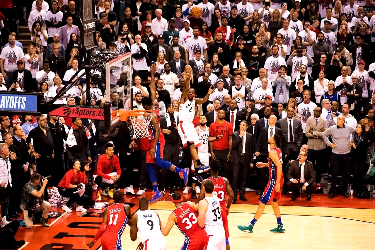 NBA新赛季：猛龙队签约伦纳德，冲击新赛季冠军