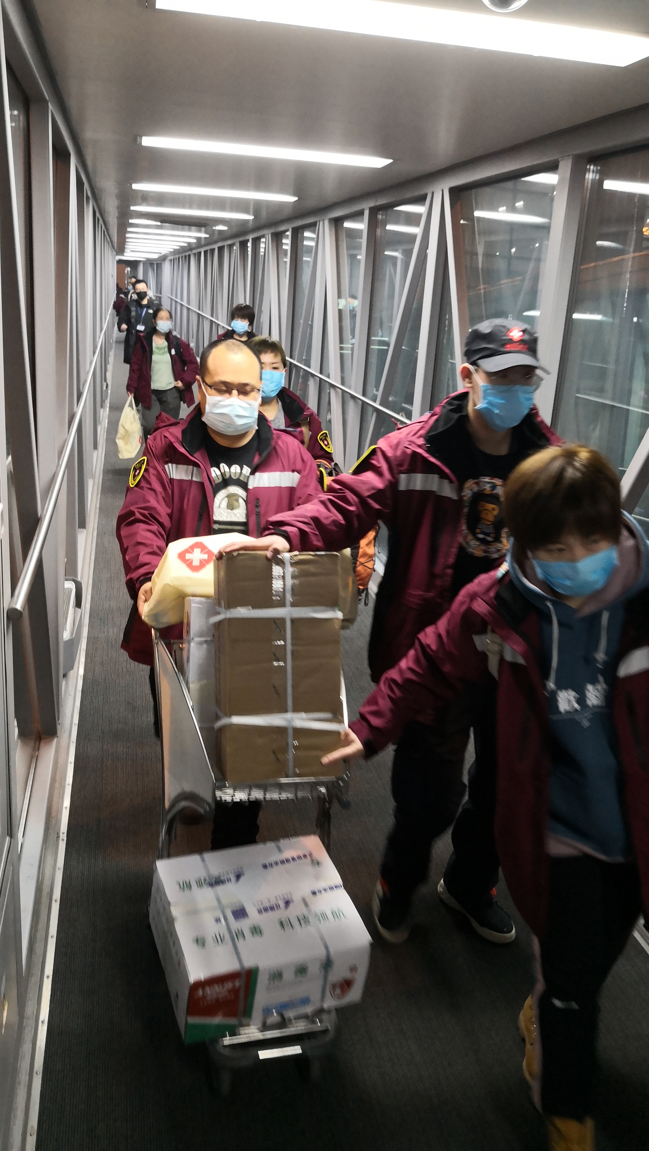 汉堡蓝白士气高昂，再胜一场将实现保级目标的简单介绍