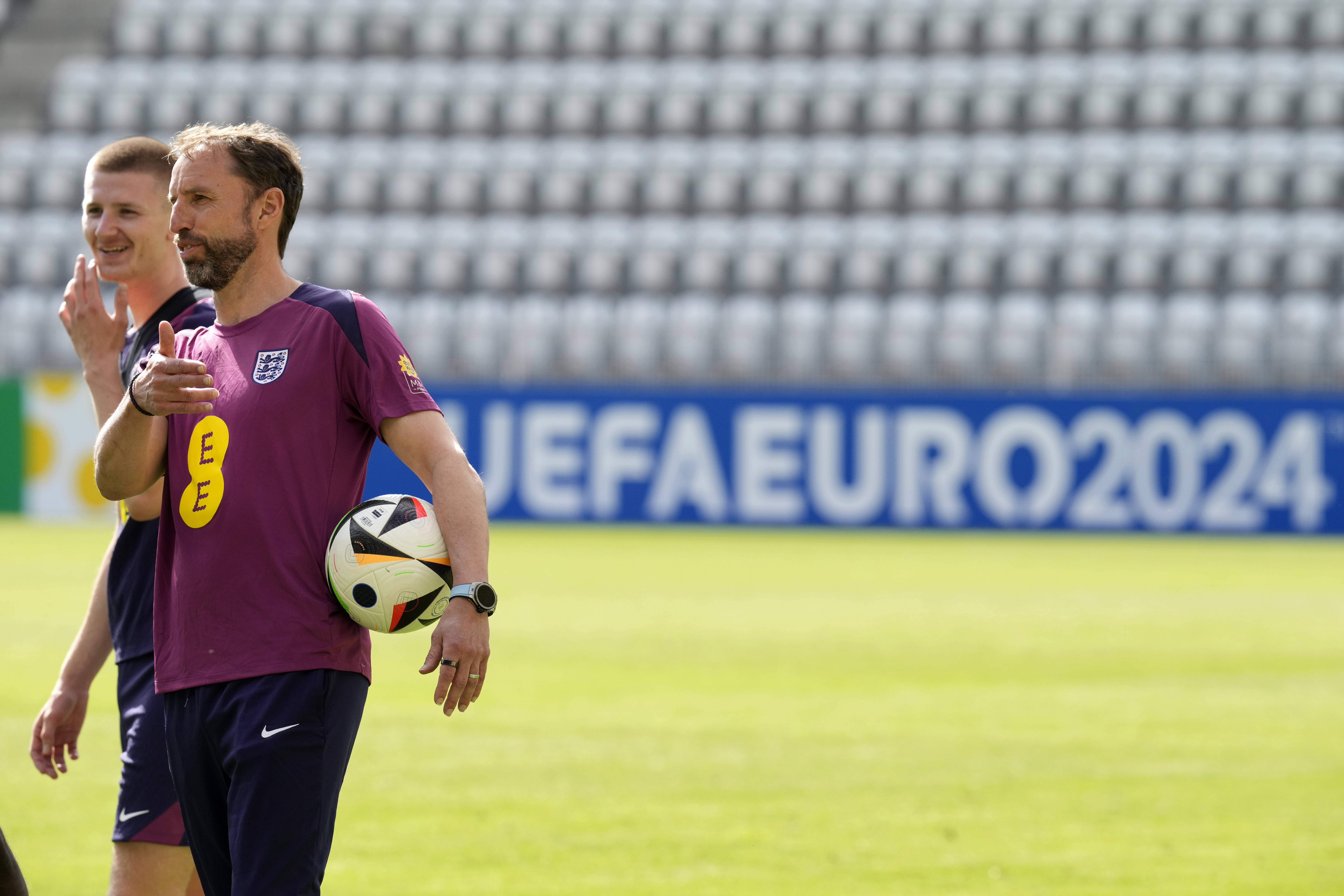 关于欧洲杯四强产生，英格兰队晋级半决赛的信息