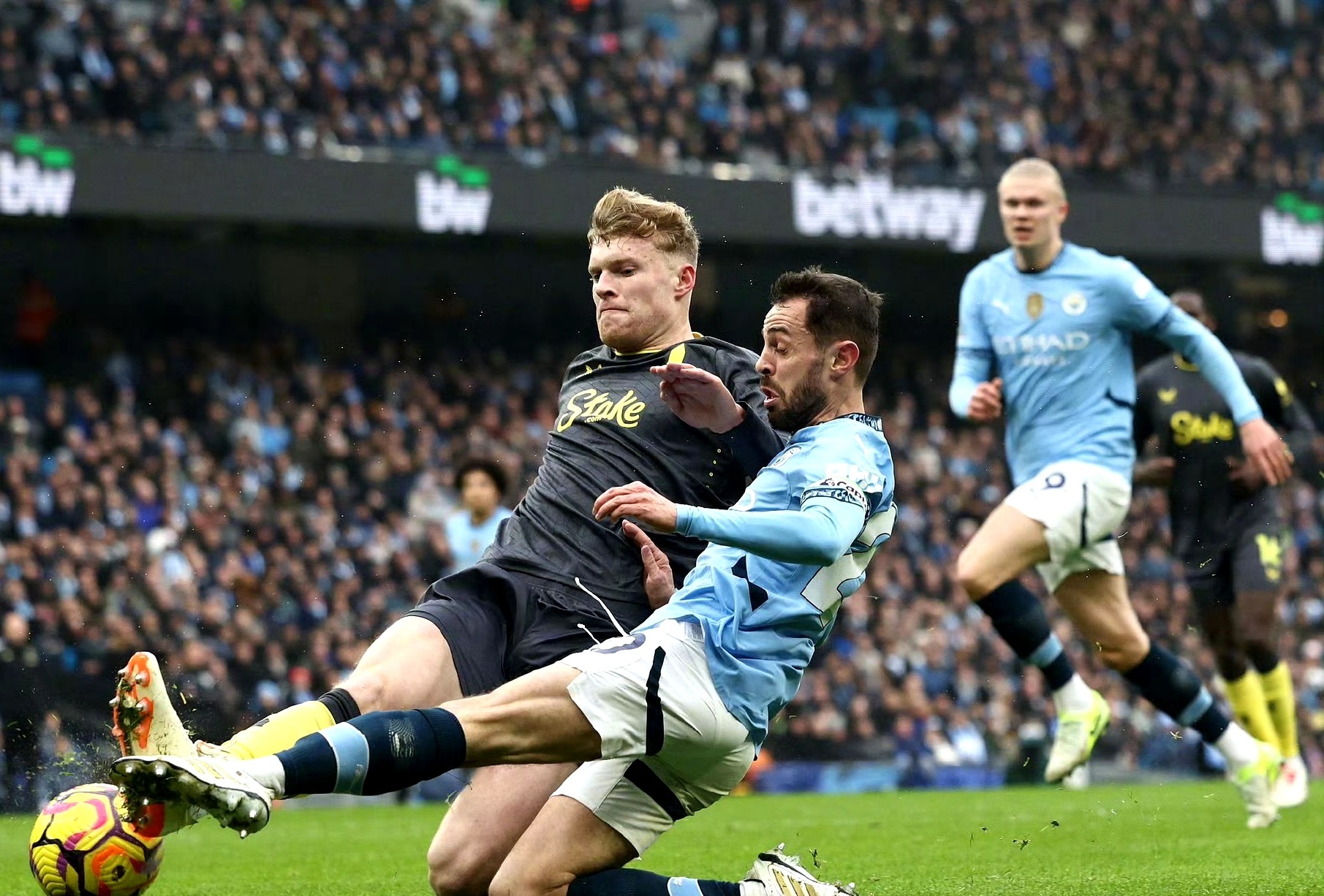 曼城迎战雷恩，主场见证强强对话