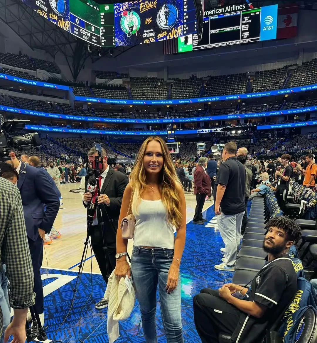 包含NS横扫PSG，369极限生还后反打强强对话八强赛，成为赛场最大亮点的词条