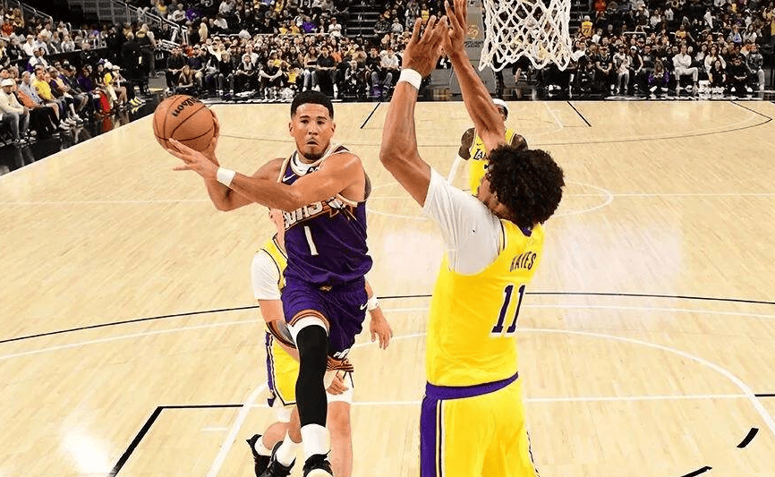 太阳大胜湖人，保持赛季不败纪录