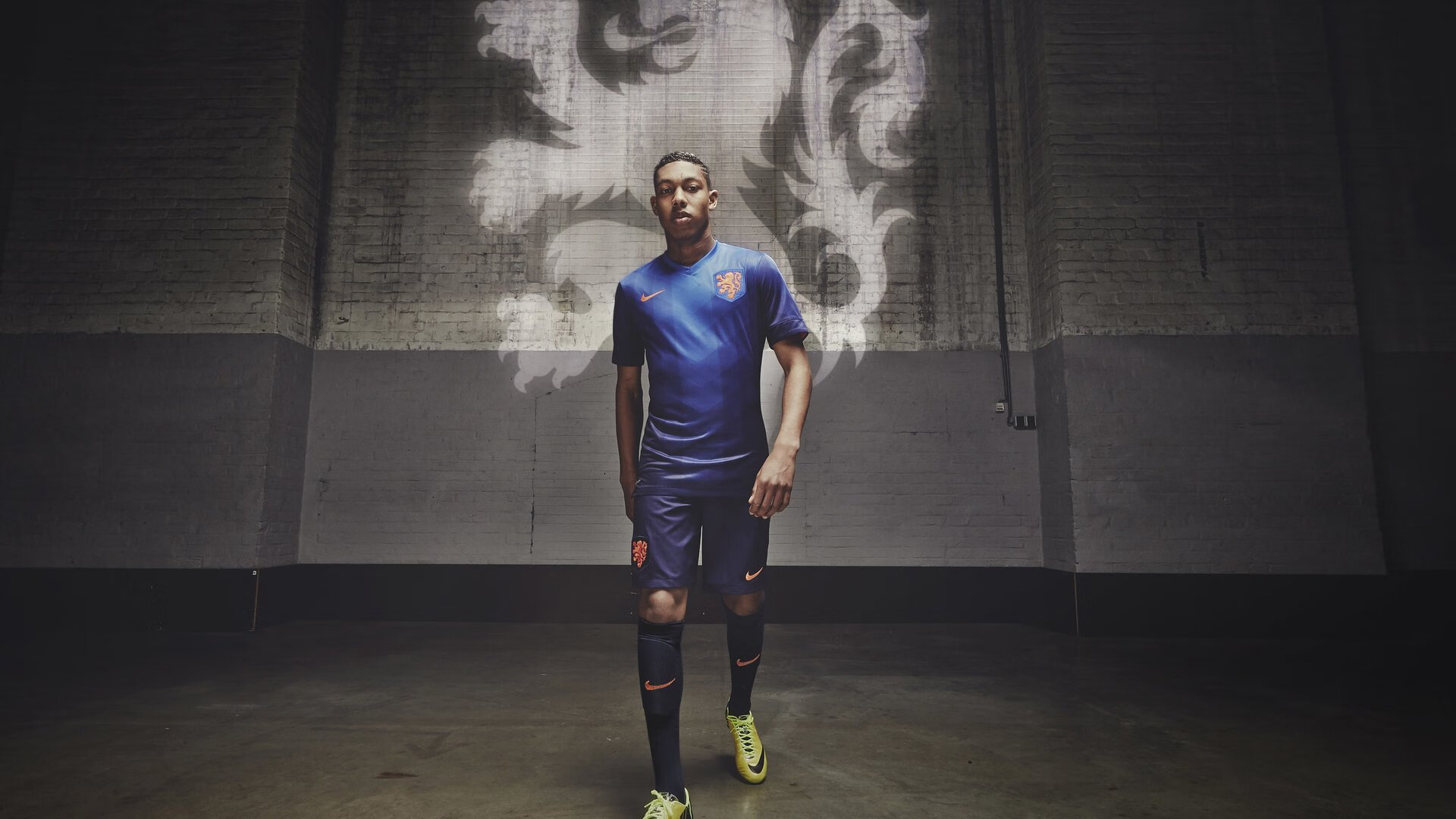 欧冠巅峰对决，卡马文加制胜助攻引爆全场，葡萄牙双星连击终结拜仁霸权