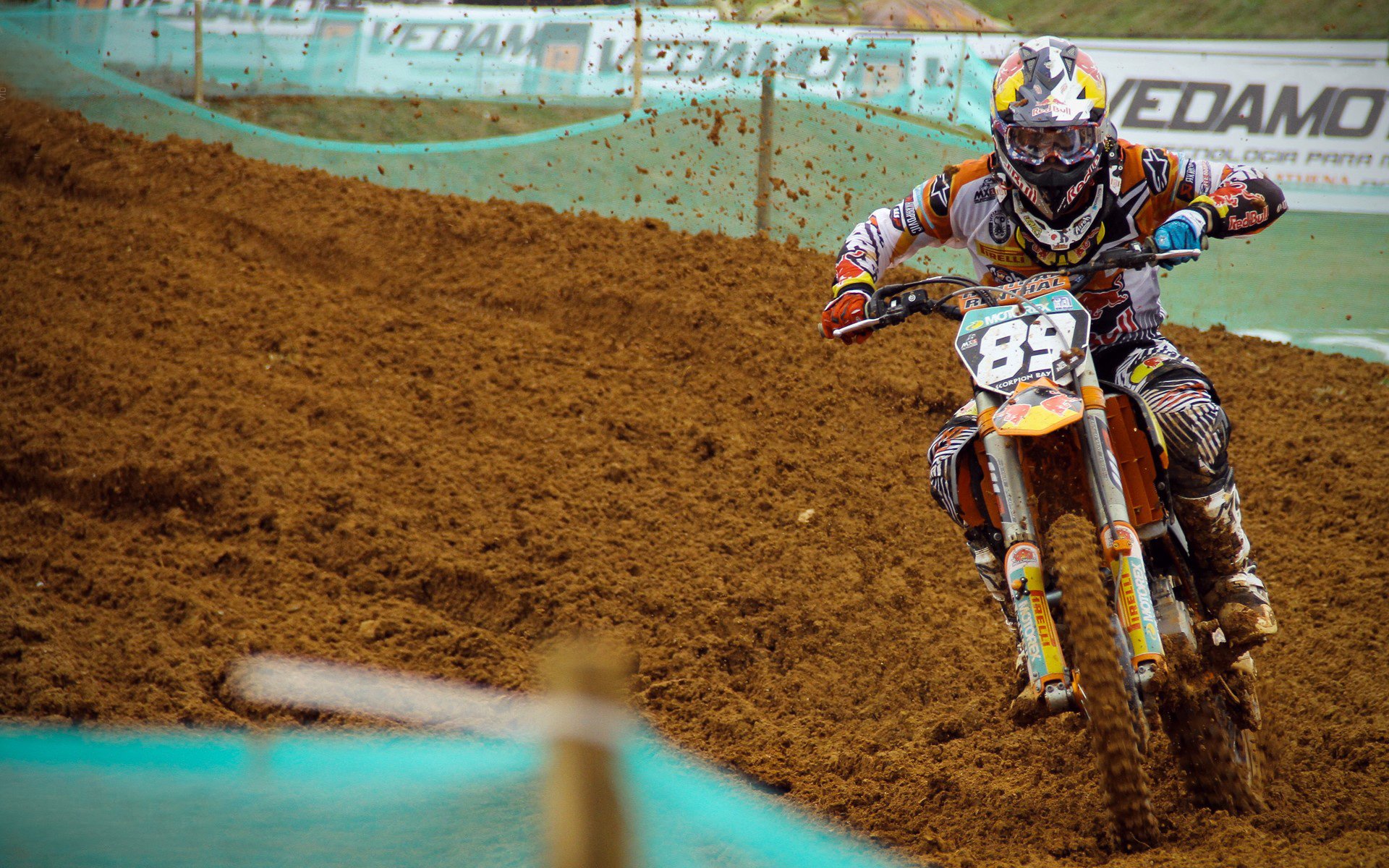 速度的尾声与决胜的强音,赛车与篮球的平行宇宙