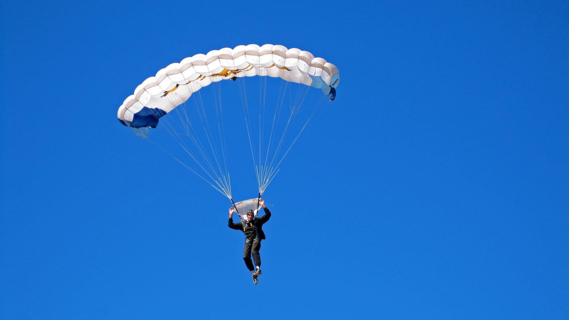 1.铁血三分定乾坤，克莱·汤普森在湖狼大战中宣告归来