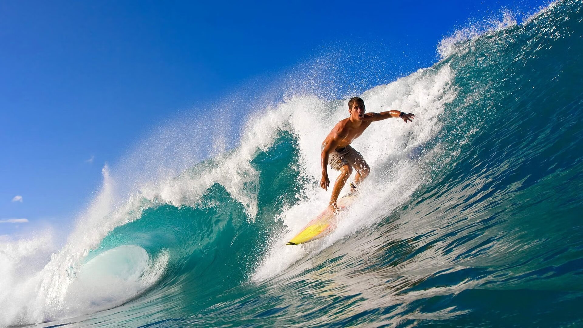 爆冷之夜，哈斯车队险胜红牛，汉密尔顿上演高光秀